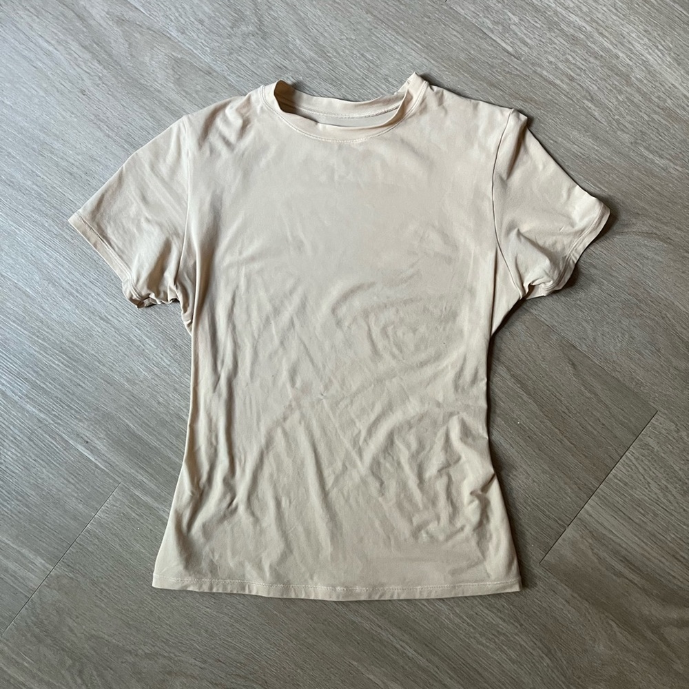 Skims fits everybody top in bone